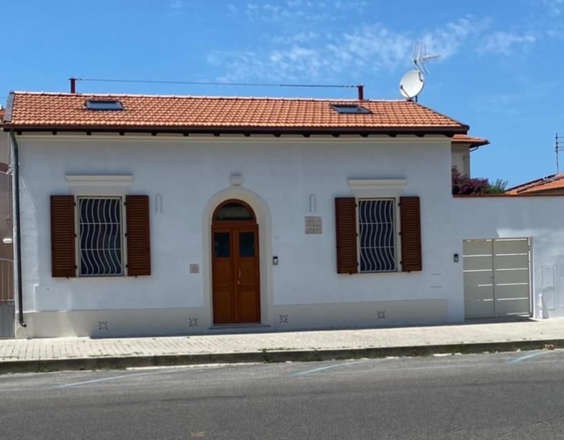 Casa Raffaela Hotel Marina Di Pisa Luaran gambar